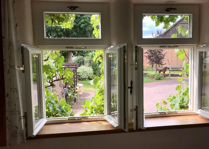 Historisches Fachwerk-ferienhaus Mit Weinkeller Und Garten, Gute Lage