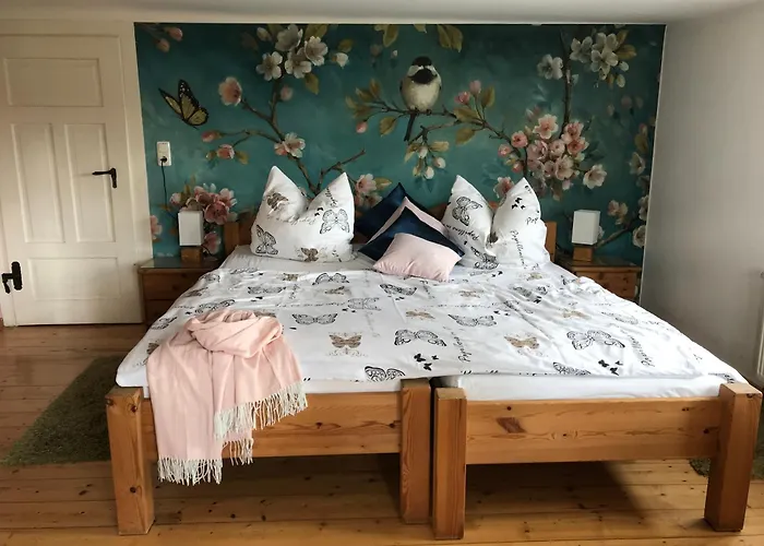 Historisches Fachwerk-ferienhaus Mit Weinkeller Und Garten, Gute Lage * Laucha (Thuringia)