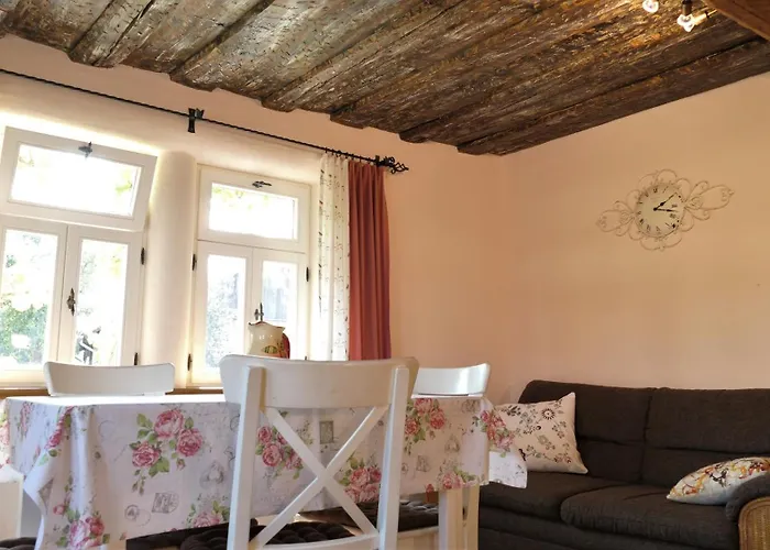 Historisches Fachwerk-ferienhaus Mit Weinkeller Und Garten, Gute Lage Daire *