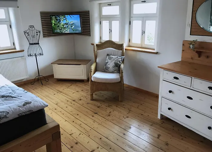 Historisches Fachwerk-ferienhaus Mit Weinkeller Und Garten, Gute Lage Daire *